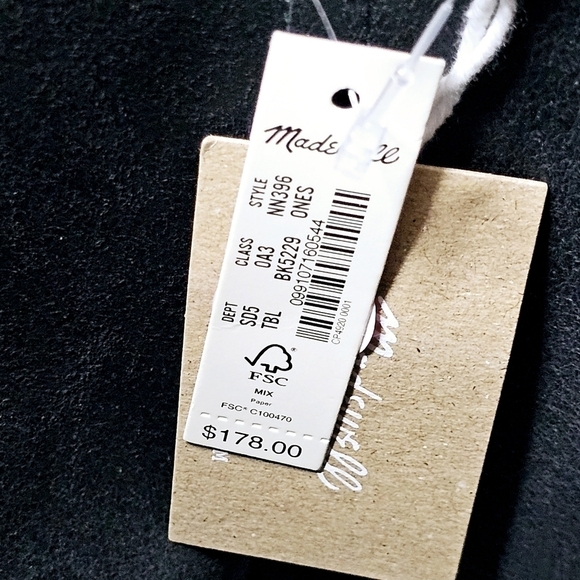 New! Madewell The Essential Bucket Tote in True Black Leather - Picture 14 of 16